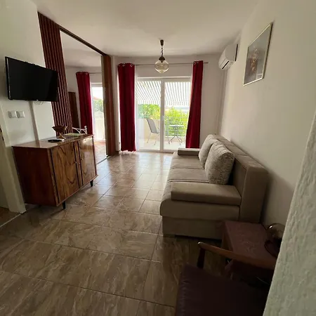 Ferguson * 卓得诺沃