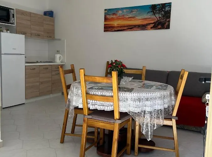 Ferguson דירה יאדראנובו