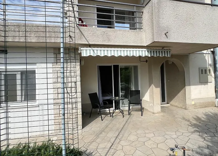 Ferguson 아파트 자드라보노