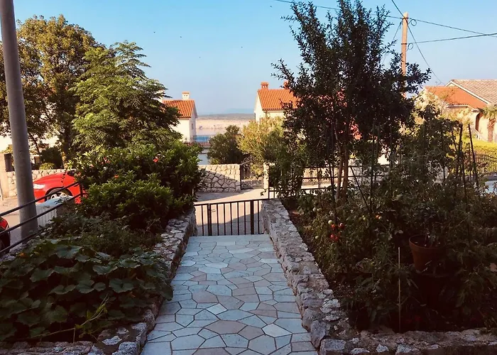 Ferguson דירה יאדראנובו